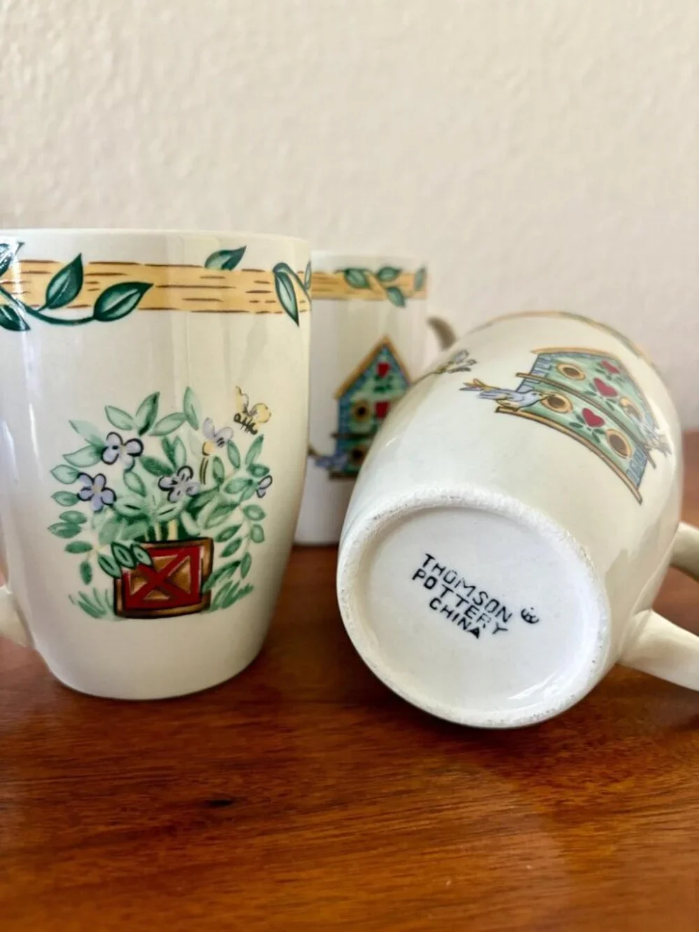 Set of 4 Vintage Thomson Pottery Bird Mugs Birdhouse Flowers Ivy Mug Set Country
